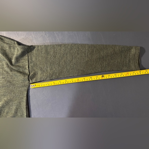 Women's Green Size Medium V Neck Zip Front Long Sleeve Tunic Top SKU 7 - Picture 9 of 9